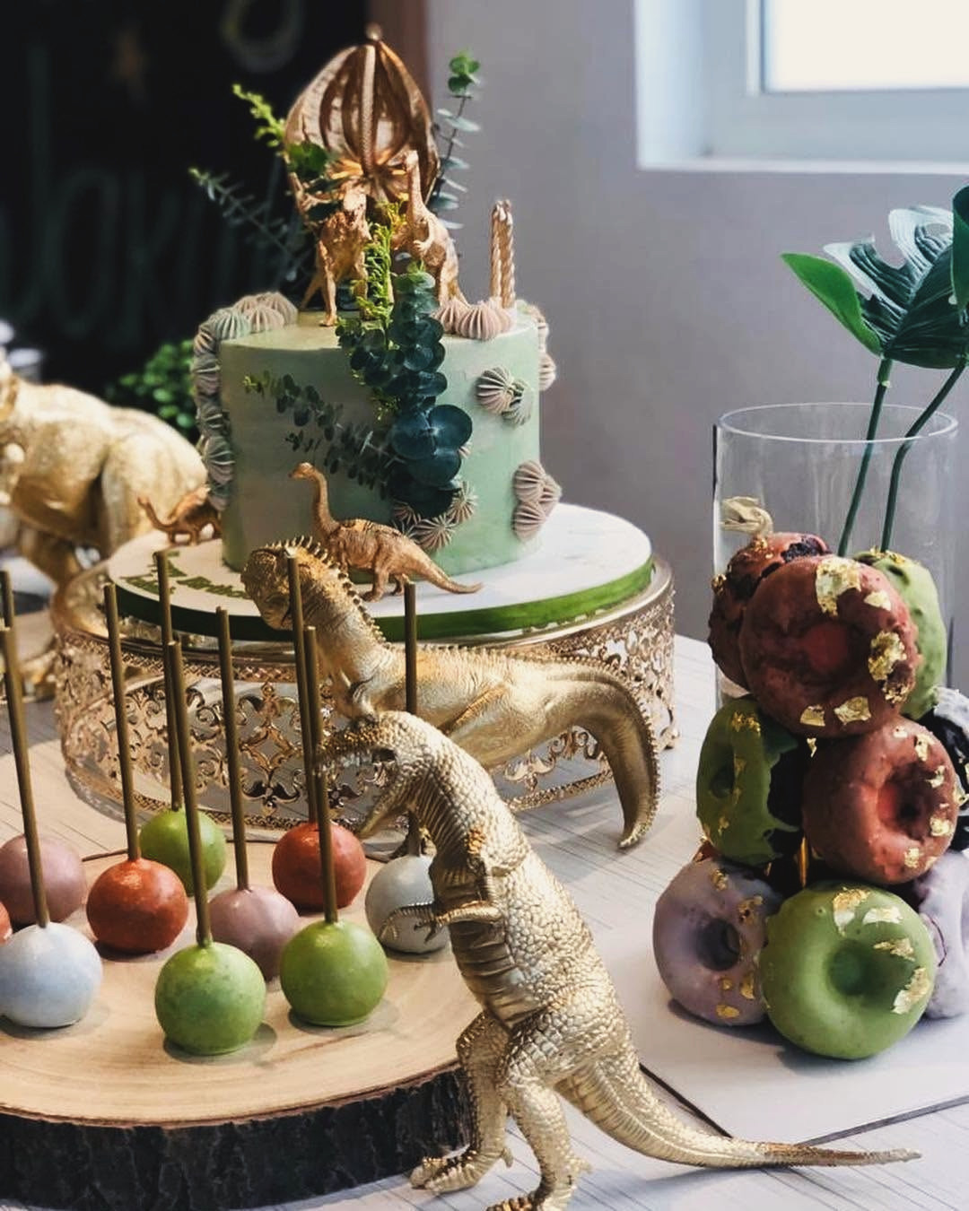 Dinosaur Table